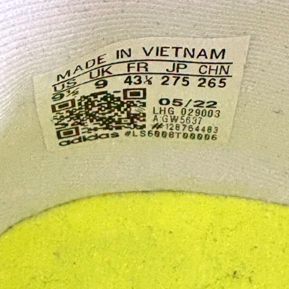 Men’s Addidas running shoe - Picture 4 of 5